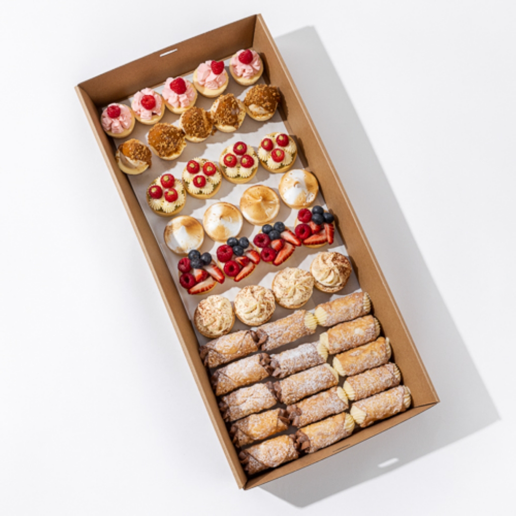 Picture of Favourites Mixed Box Large