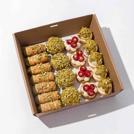 Picture of Pistachio Papi Dessert Box