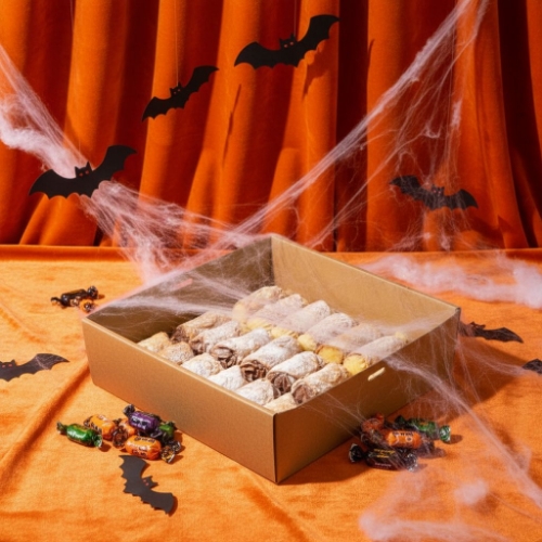 Mini Custard Cannoli 21 pieces in a box from LaManna