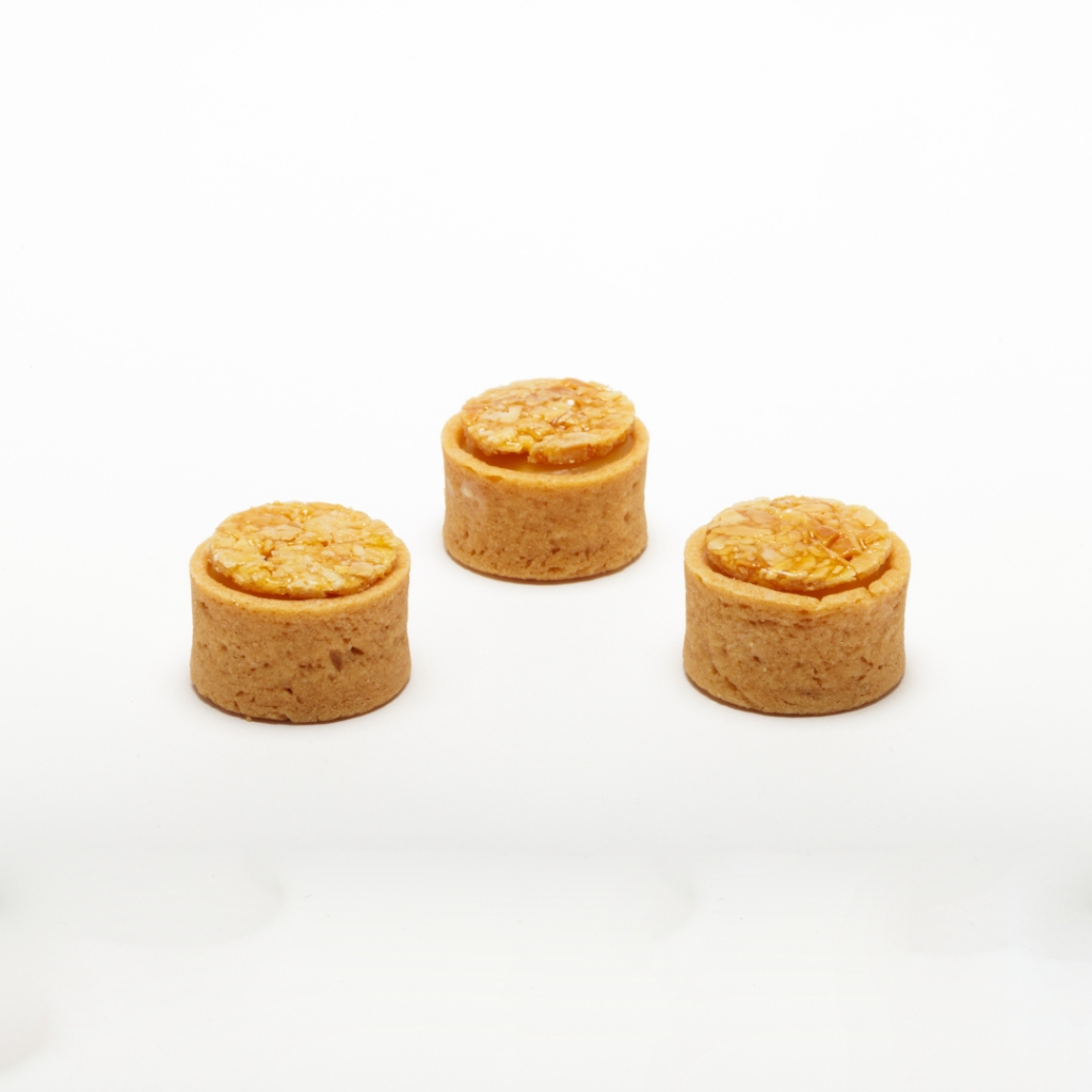 mini lemon and mango tart