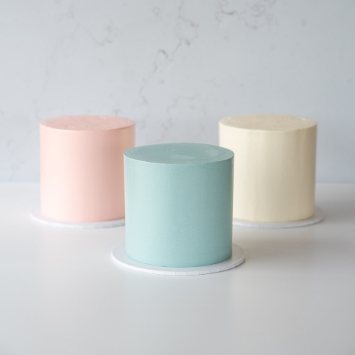 LaManna plain buttercream cake three colours